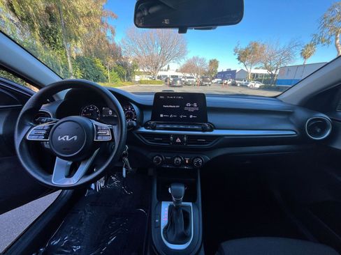 Used 2023 Kia Forte LXS image 31