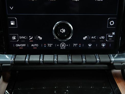 Used 2025 GMC Yukon Denali image 36