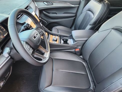 New 2026 Jeep Grand Cherokee Limited w/ Limited Altitude Package AWD/4WD image 8