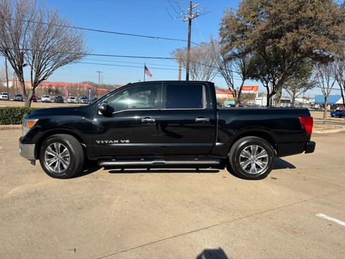 Used 2018 Nissan Titan SL RWD image 10