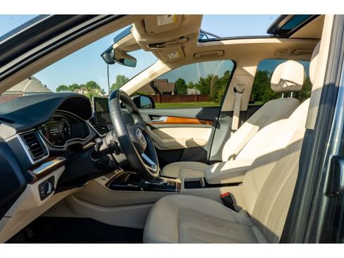Used 2022 Audi Q5 2.0T Premium Plus w/ Premium Plus Package AWD/4WD image 11