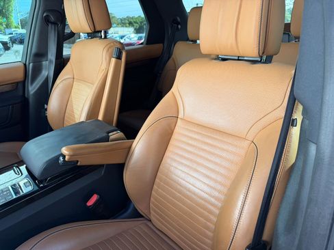 Used 2018 Land Rover Discovery HSE Luxury image 26