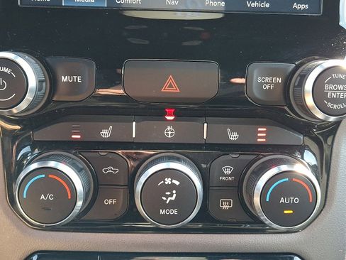 Used 2022 RAM 1500 Big Horn image 24