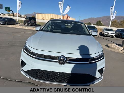 New 2026 Volkswagen Jetta SE image 2