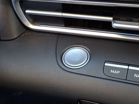 Certified 2023 Hyundai Elantra Limited w/ Preferred Accessory Package image 25