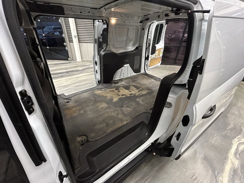 Used 2018 Ford Transit Connect XLT image 41