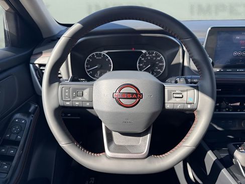 Used 2025 Nissan Rogue SV image 13