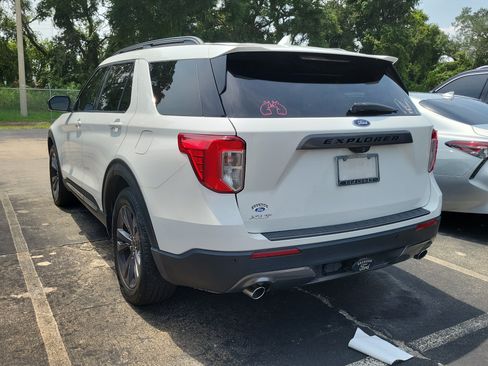 Used 2022 Ford Explorer XLT w/ Equipment Group 202A RWD image 4