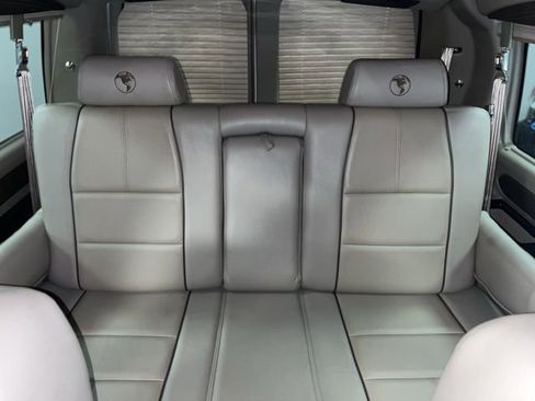 Used 2019 Chevrolet Express 2500 w/ Enhanced Convenience Package image 19