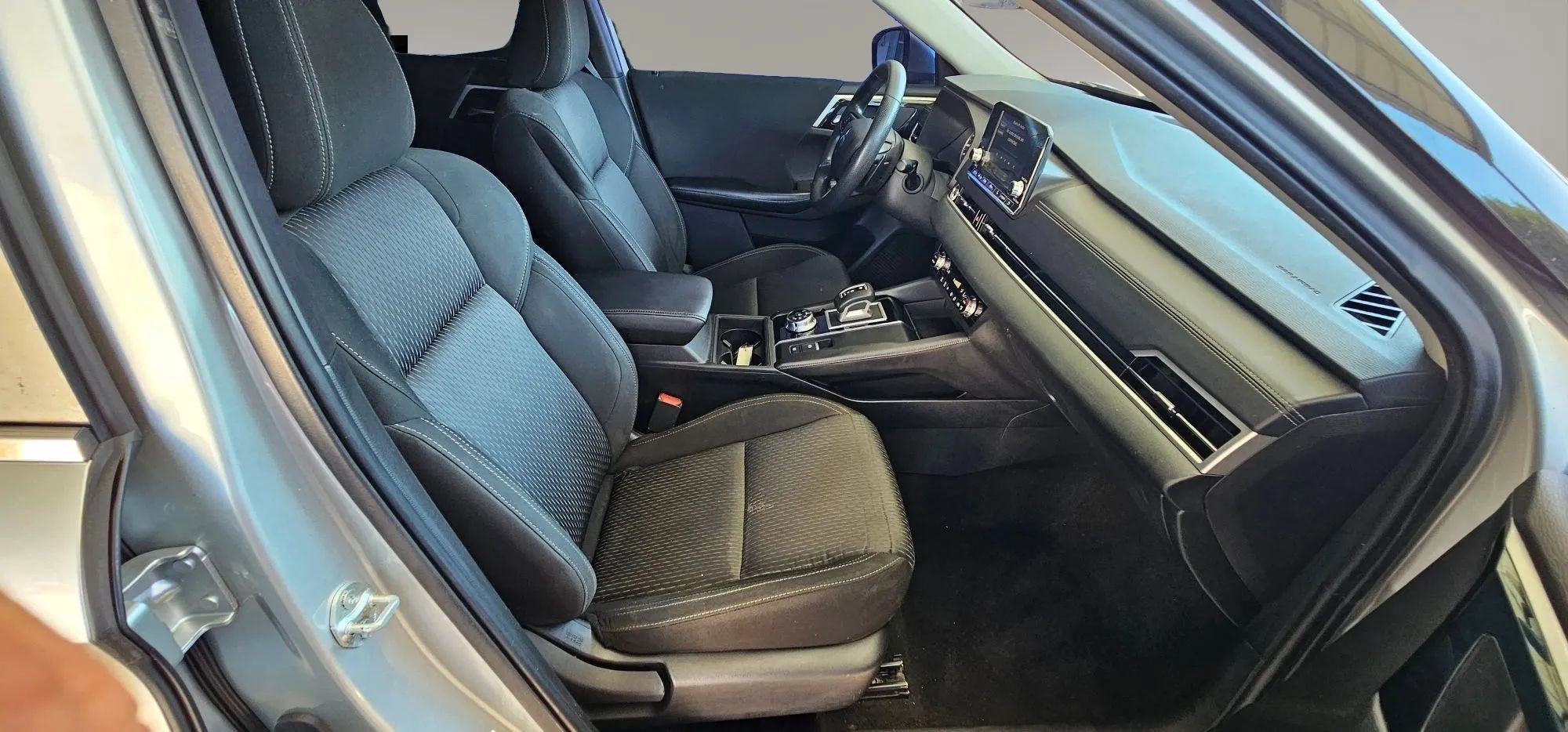 Used 2022 Mitsubishi Outlander ES FWD image 12
