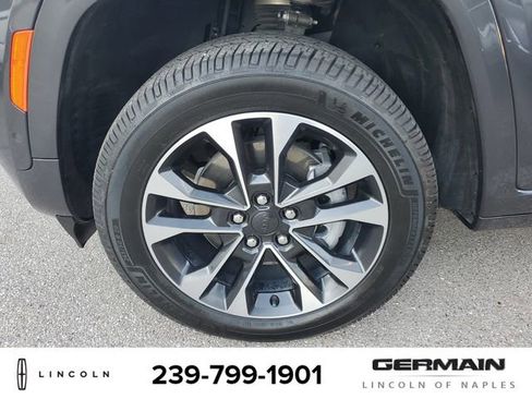 Used 2021 Jeep Grand Cherokee L Overland w/ Luxury Tech Group IV image 12