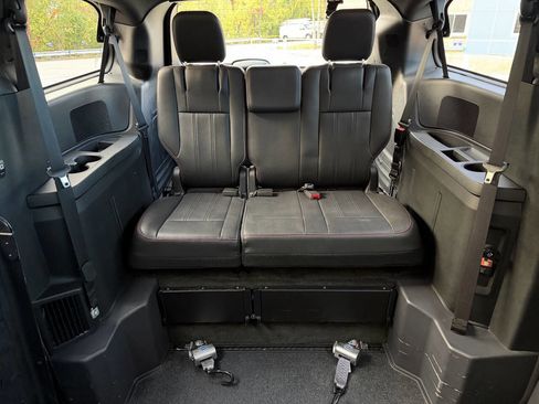 Used 2015 Dodge Grand Caravan R/T w/ Safety Sphere Group image 27