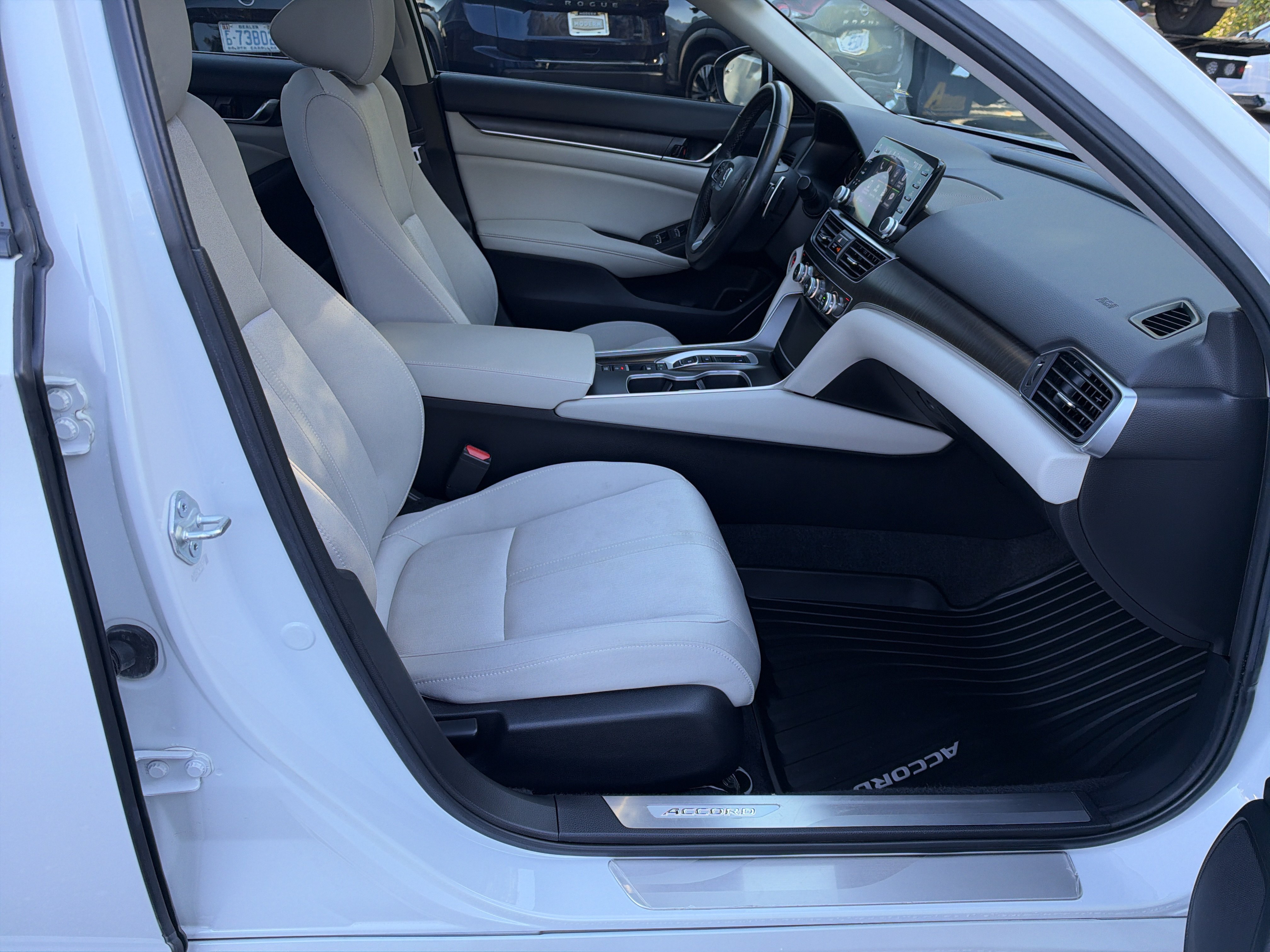 Used 2021 Honda Accord EX image 24