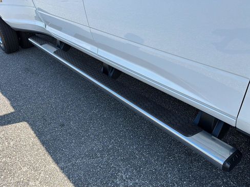Used 2024 RAM 3500 Tradesman w/ Chrome Appearance Group AWD/4WD image 5