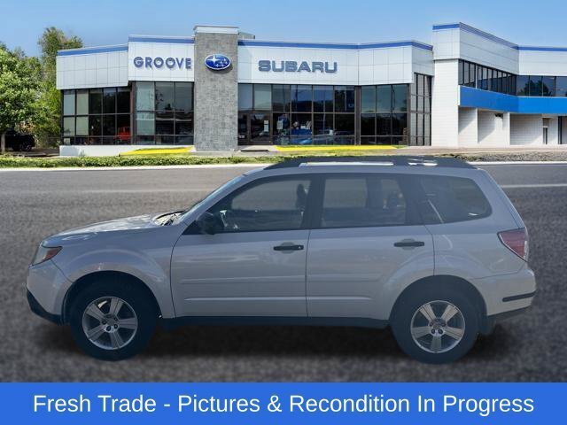 Used 2011 Subaru Forester 2.5X w/ Alloy Wheel Value Pkg AWD/4WD image 2