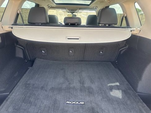 Certified 2023 Nissan Rogue SV w/ SV Premium B Package FWD image 31