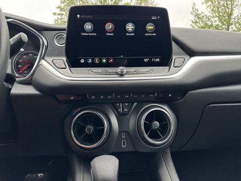 Used 2025 Chevrolet Blazer LT FWD image 20