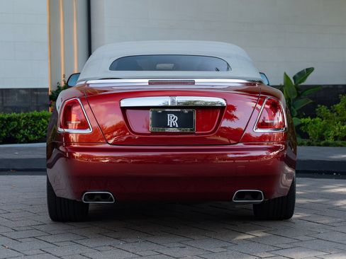 Used 2018 Rolls-Royce Dawn RWD image 14