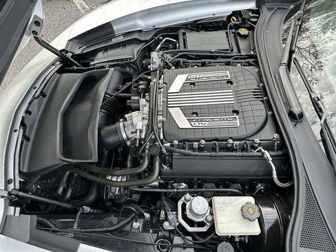 Used 2015 Chevrolet Corvette Z06 w/ 3LZ Preferred Equipment Group image 13