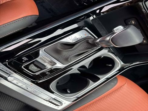 Used 2024 Kia Carnival SX Prestige image 27