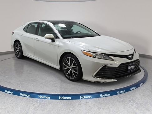 Certified 2023 Toyota Camry XLE FWD image 3