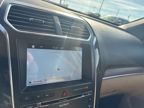 Used 2017 Ford Explorer Limited w/ Equipment Group 301A image 7