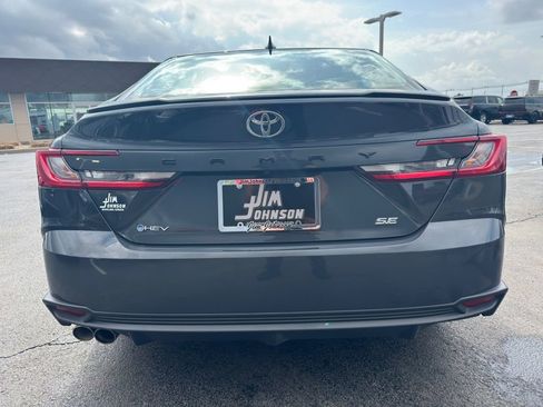 Used 2025 Toyota Camry SE image 4