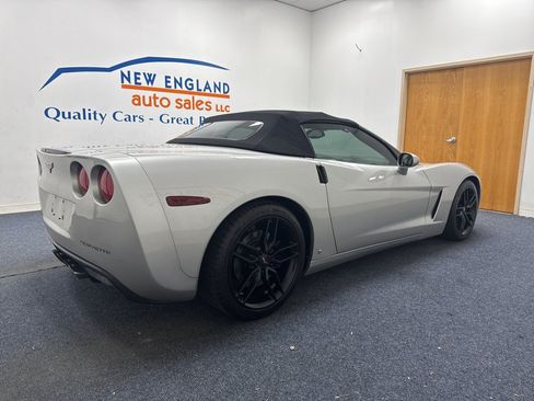 Used 2007 Chevrolet Corvette Convertible w/ Preferred Equipment Group RWD image 4