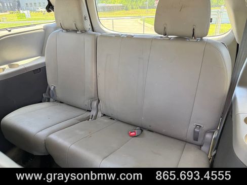 Used 2015 Toyota Sienna XLE w/ XLE Navigation Package FWD image 16