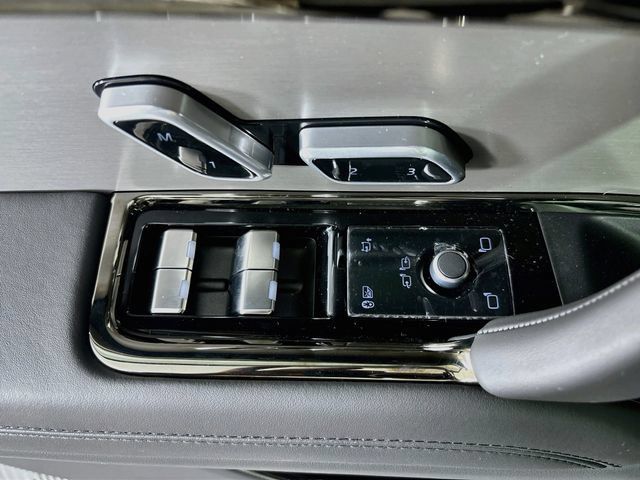 New 2027 Land Rover Range Rover Sport Dynamic SE AWD/4WD image 19