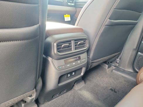 New 2026 Honda Pilot Touring image 12