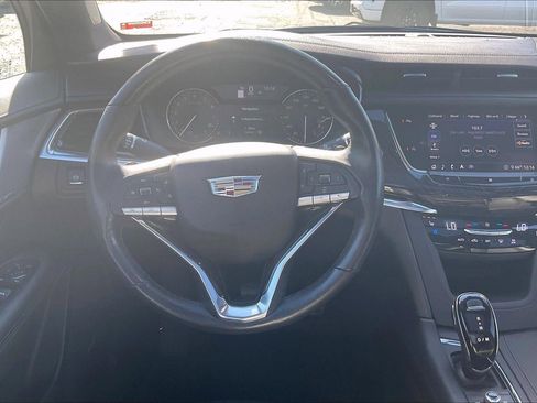 Used 2020 Cadillac XT6 Premium Luxury image 5