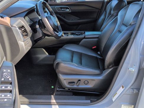 Used 2021 Nissan Rogue SL w/ Premium Package image 16