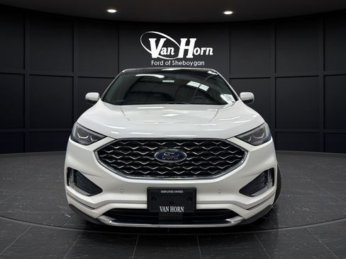 Used 2020 Ford Edge Titanium w/ Equipment Group 301A AWD/4WD image 2