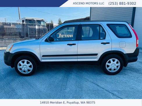 Used 2005 Honda CR-V LX image 2