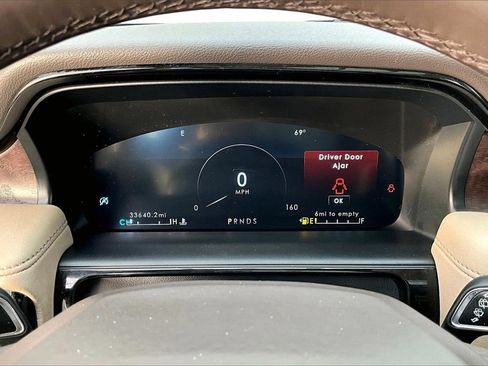 Used 2022 Lincoln Nautilus Reserve image 20