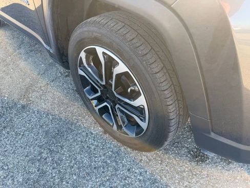 Used 2024 Jeep Compass Limited image 15