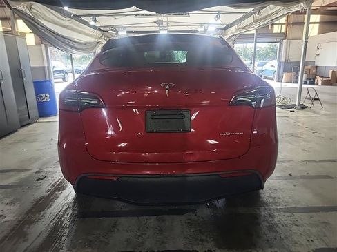 Used 2023 Tesla Model Y Long Range AWD/4WD image 2