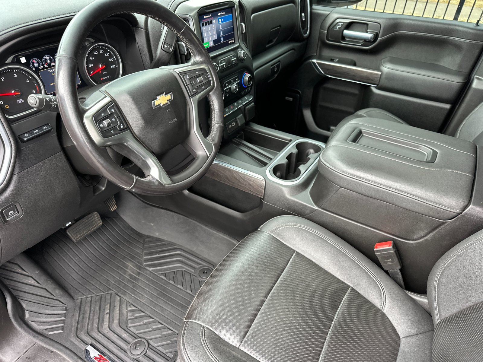 Used 2021 Chevrolet Silverado 2500 LTZ w/ LTZ Premium Package AWD/4WD image 9