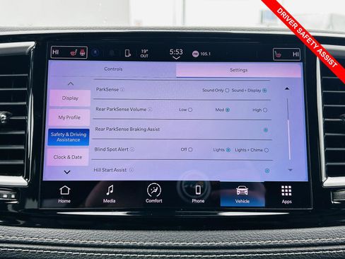 Used 2023 Chrysler Pacifica Touring-L w/ S Appearance Package image 8