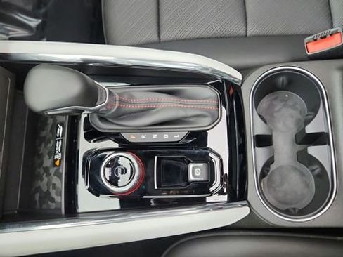 Used 2024 GMC Canyon AT4X w/ AT4X AEV Edition image 77