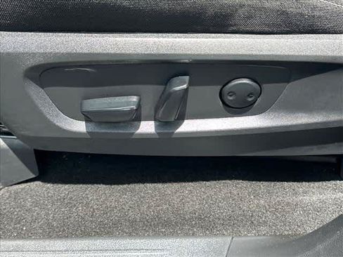 Certified 2025 Nissan Pathfinder SV FWD image 17