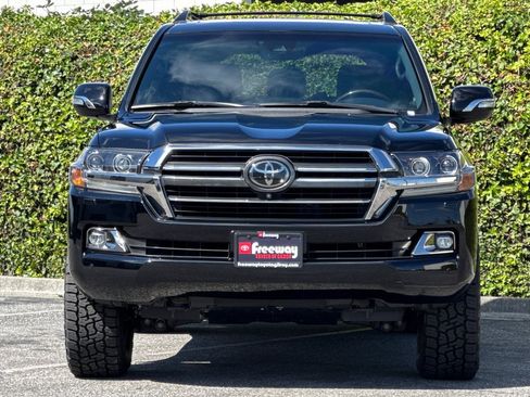 Used 2020 Toyota Land Cruiser Heritage Edition AWD/4WD image 10
