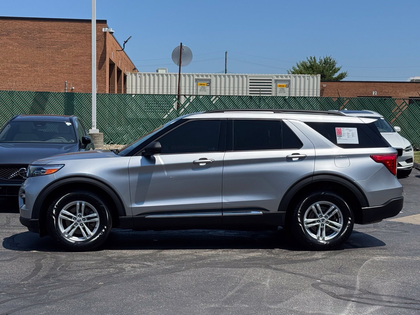 Used 2020 Ford Explorer XLT w/ Equipment Group 202A AWD/4WD image 10