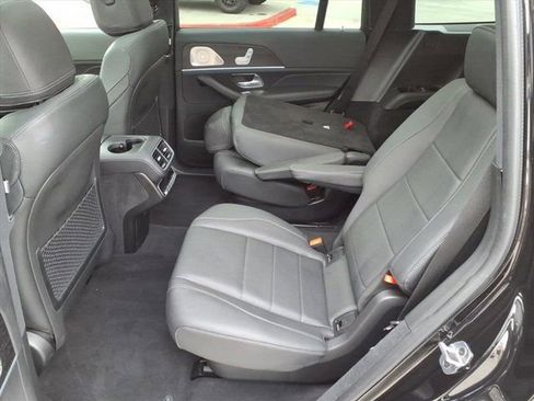 Used 2025 Mercedes-Benz GLS 450 4MATIC image 18