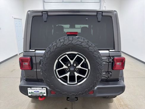 Used 2025 Jeep Wrangler Unlimited Rubicon w/ Convenience Group AWD/4WD image 5