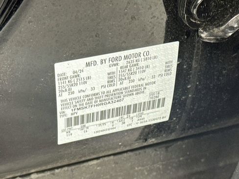 Used 2024 Ford Explorer Limited w/ Limited Technology Package RWD image 35