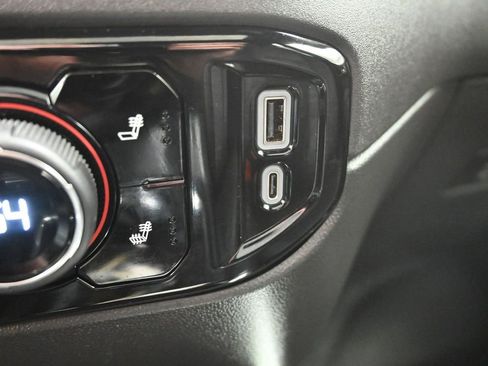 Used 2024 Chevrolet Silverado 1500 LT Trail Boss w/ LT Trail Boss Premium Package image 24