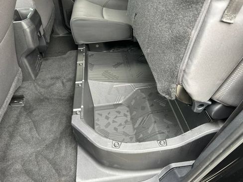 Certified 2025 Toyota Tacoma SR5 AWD/4WD image 45