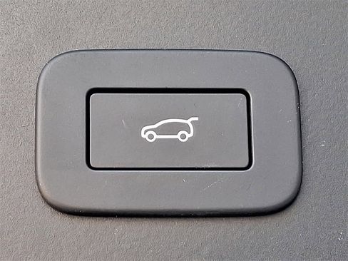 Certified 2026 Land Rover Range Rover Velar Dynamic SE image 30